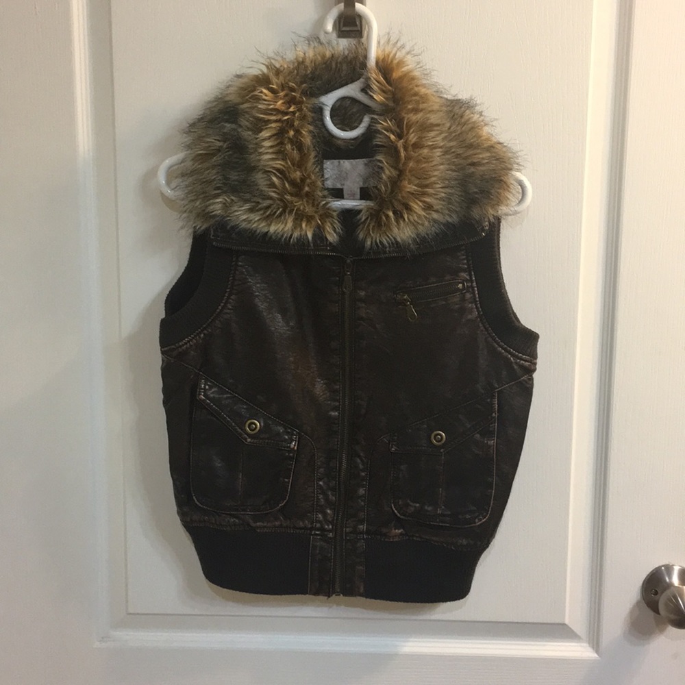 Women’s Brown Vest w/Fur sz L